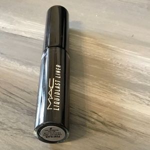 MAC LiquidLast Eyeliner